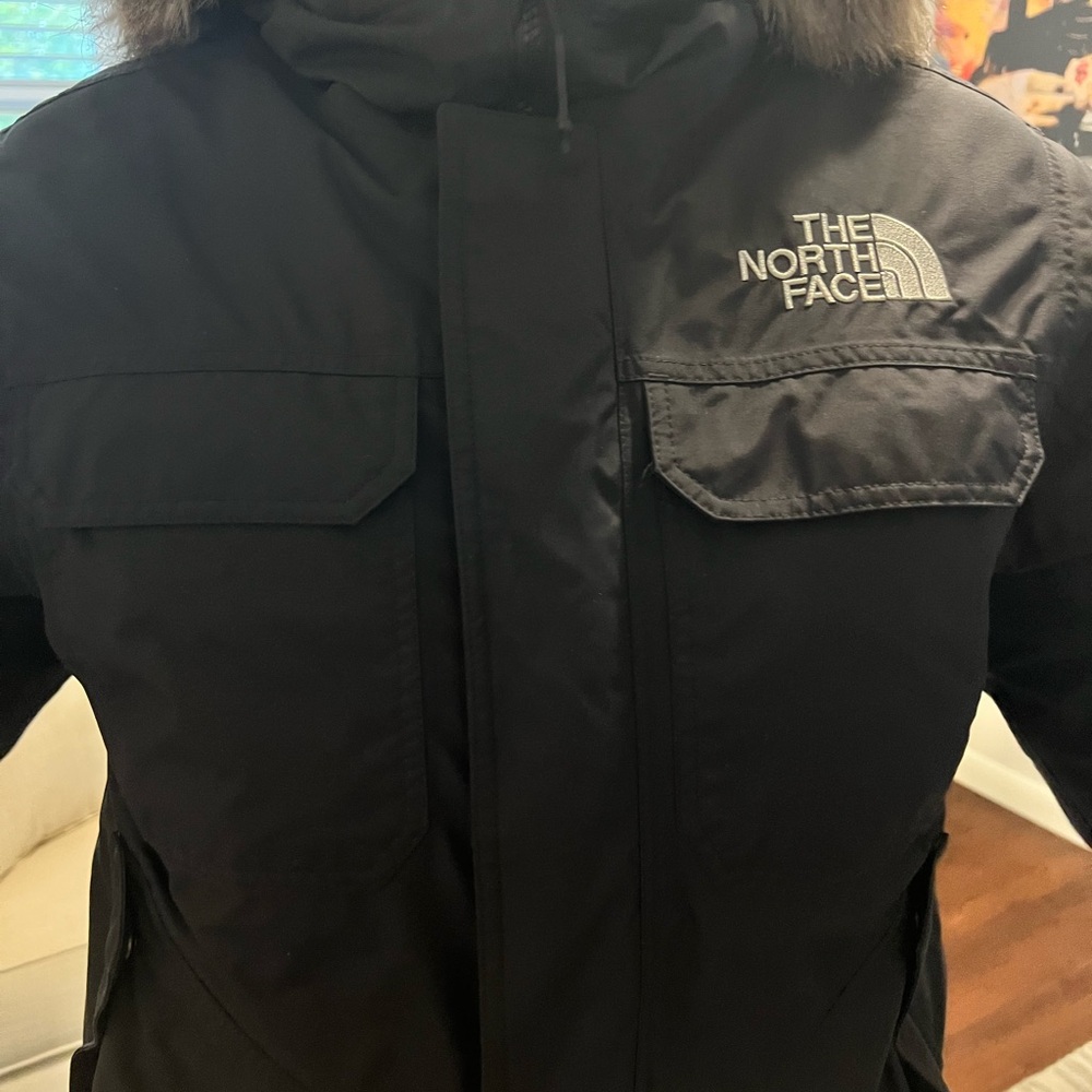 The North Face Men's Black Puffer Jacket - Picture 4 of 5